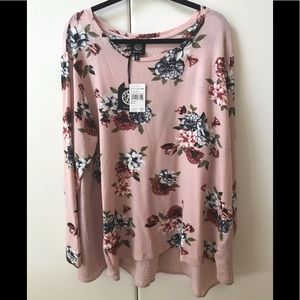 So cute Bobeau Summer top